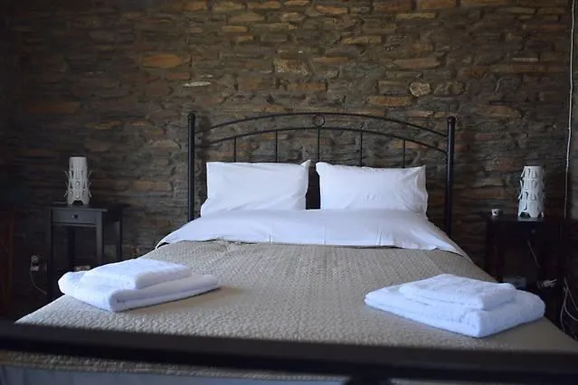 בית נופש Sea View Stone *