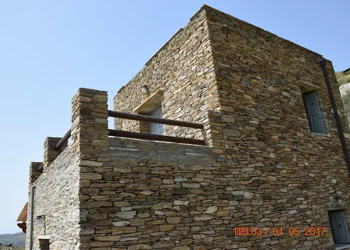 בית נופש Sea View Stone *